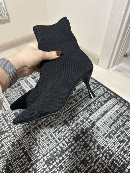 Святкові чоботи ботильйони 36