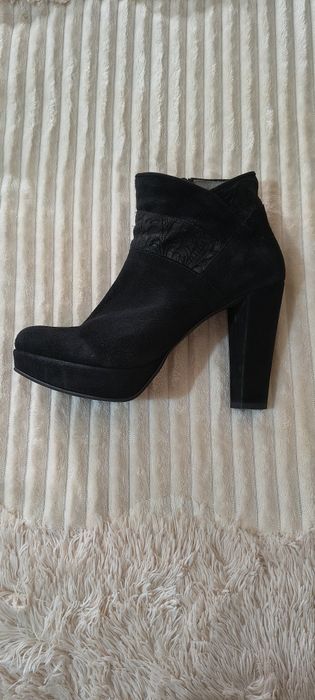 Botas Muito Pouco Usadas - GINOVA