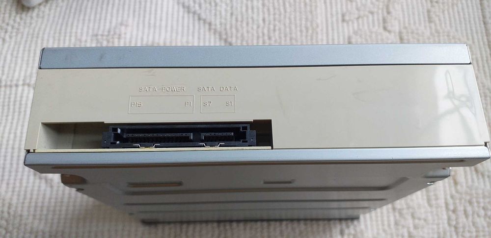 Leitor de DVD para computador de torre