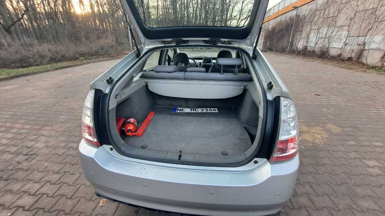 Wynajem Toyota Prius GAZ  (UBER BOLT TAXI)