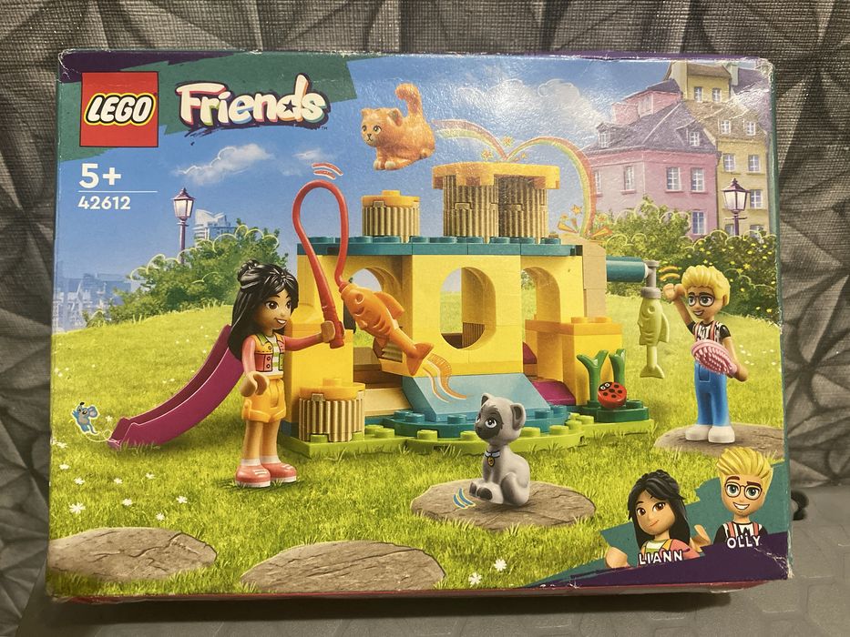Новий LEGO Friends "Пригоди на котячому ігровому майданчику"