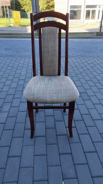 Krzesła drewniane tapicerowane