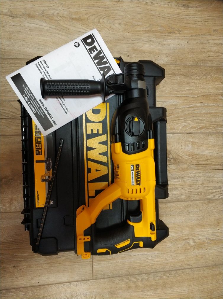 Акция! Аккумуляторный перфоратор Dewalt SDS-Plus DCH133 в кейсе Tstak