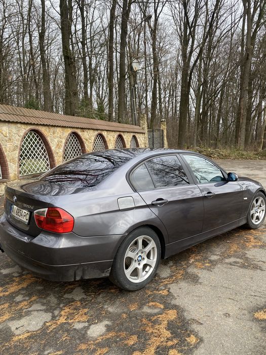 Продам BMW e90 320