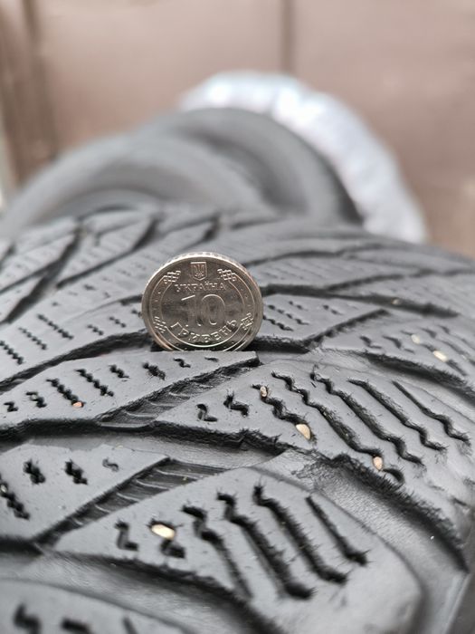 Шини зимові 205 55 R16