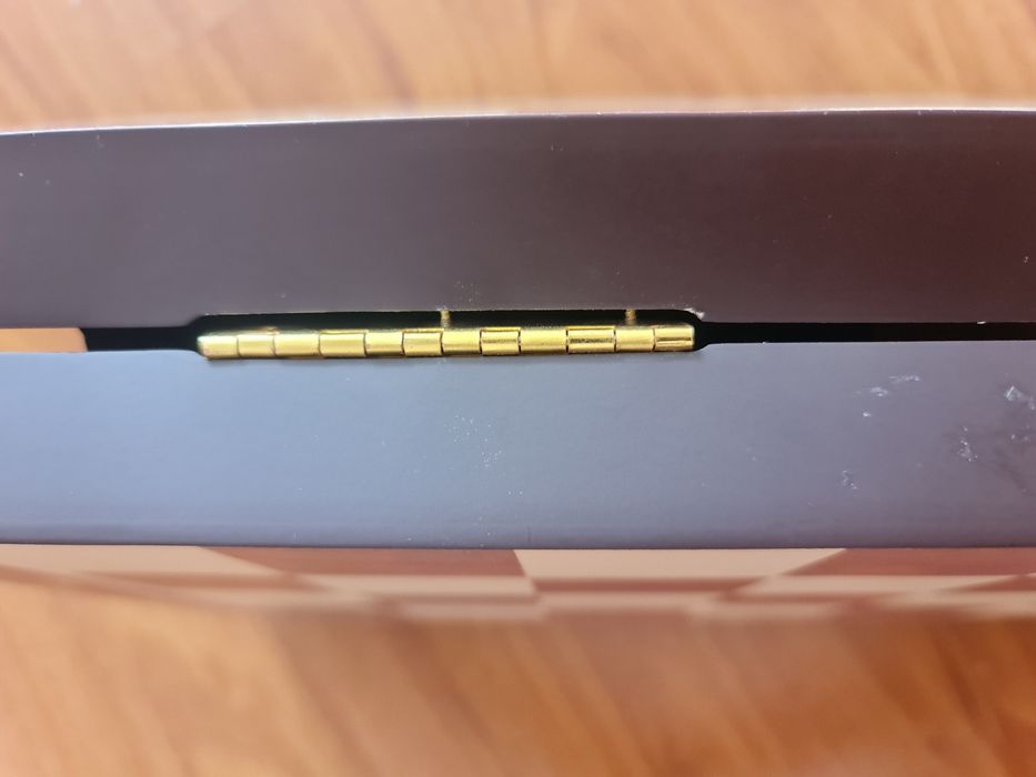 Шахи дерев'яні, дошка неякісна