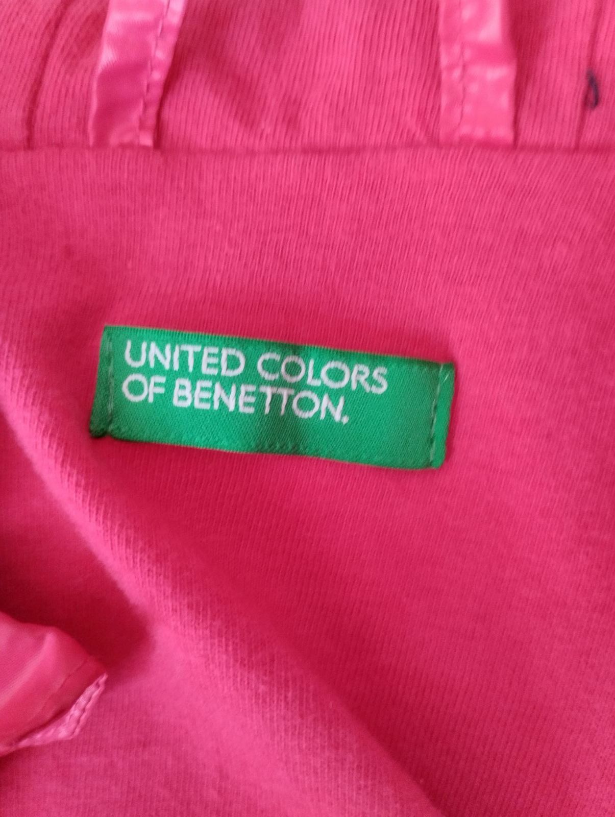 Курточка вітровка  Benetton