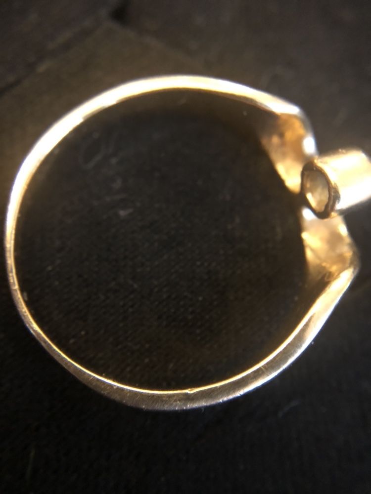 Piękny złoty pierścionek z cyrkonią cyrkonia 2,6g średnica wew. 17,5mm