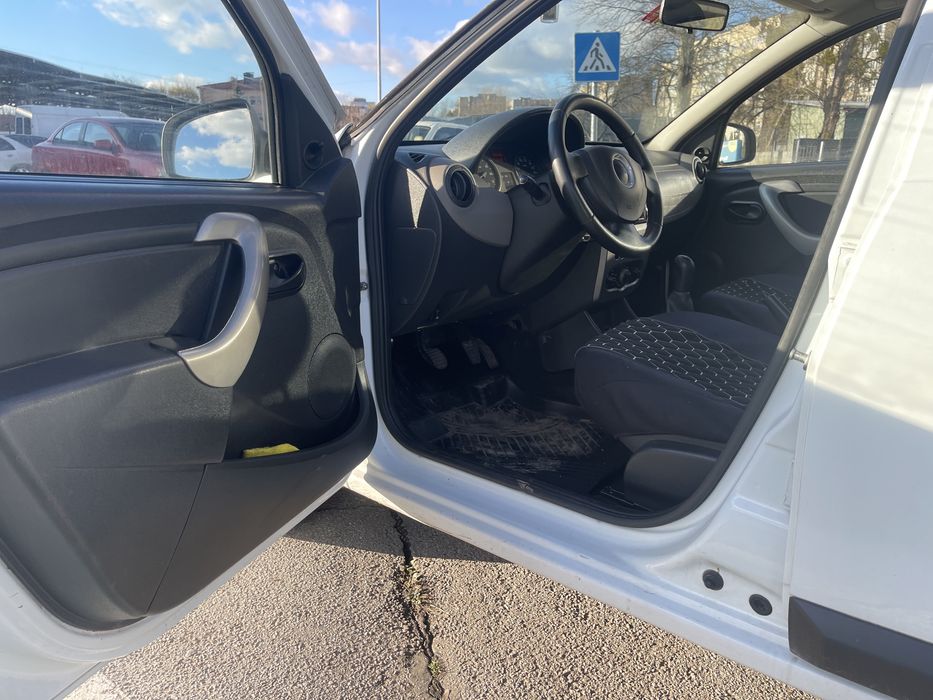 Dacia Sandero продам 2010 рік