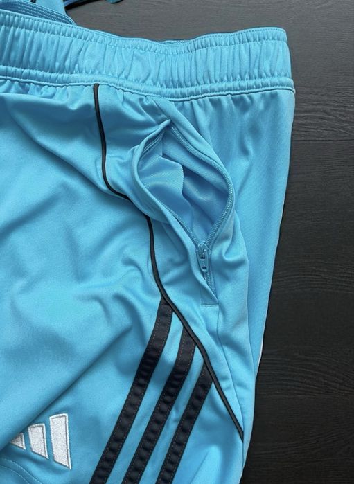 Тренувальний костюм Adidas вік 11/12 років