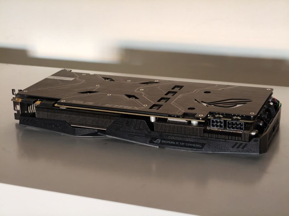 Nvidia GeForce GTX 1080 - Asus ROG Strix