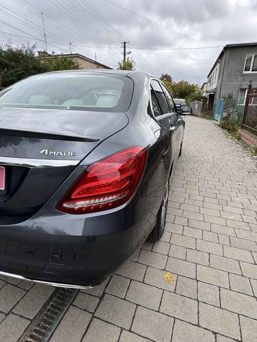 Продам мерседес С300 4matic 2016 рік