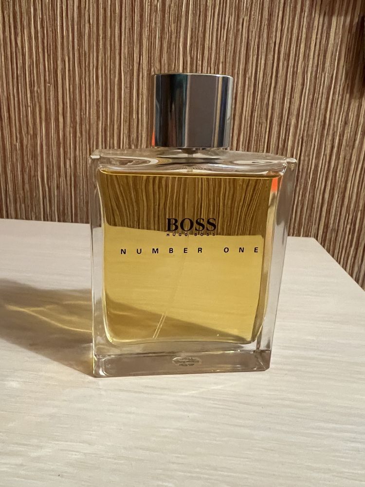 Туалетна вода Hugo Boss Number One.