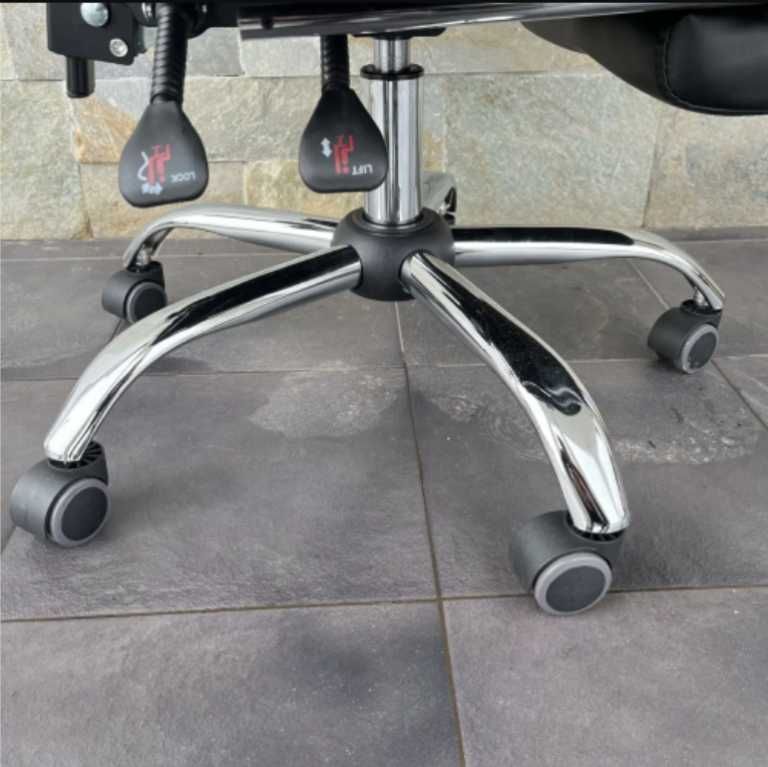Компьютерное кресло с подставкой для ног boss офисное кресло