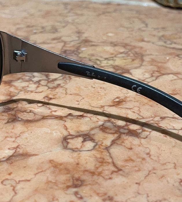 Óculos de sol Rayban Júnior