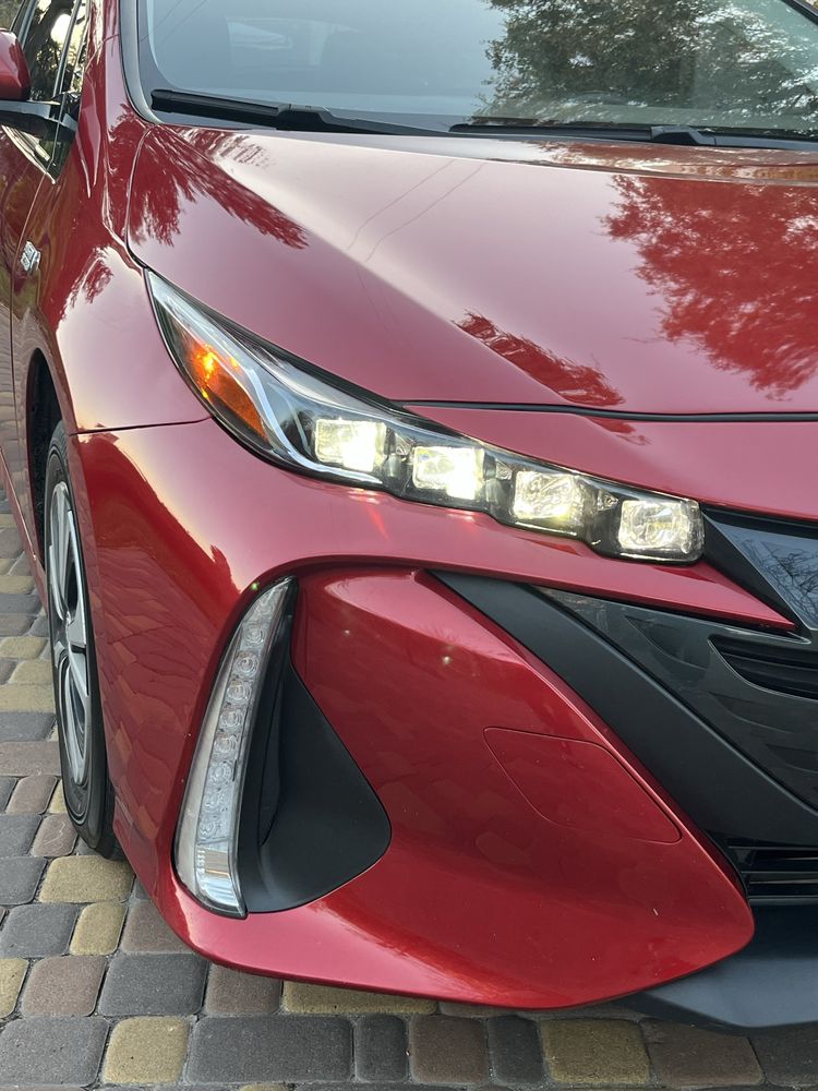Продам Toyota prius prime plug-in hybrid 2018 рік максимальноі компл.