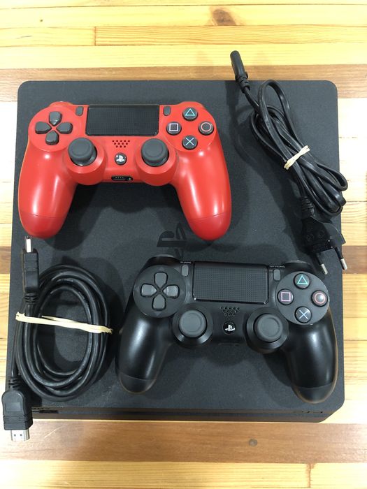 PS4 Slim 1Tb com dois comandos
