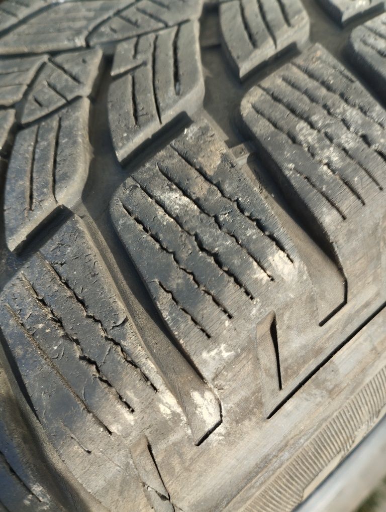 215/70/16R Opona zimowa Kristall Control SUV Fulda