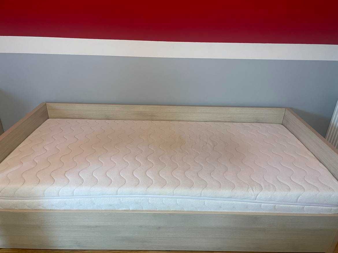 Łóżko  pojedyncze z materacem 90 x 200 otwierane z boku ze skrzynią