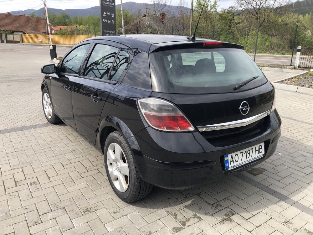 Opel Astra H 1.6 2007 рік