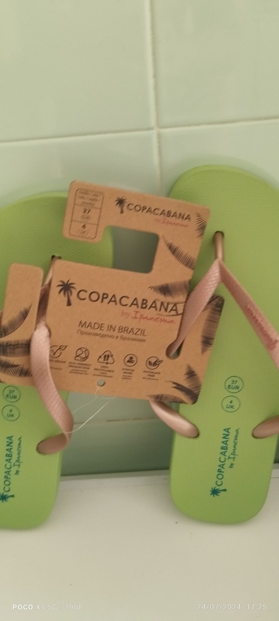Chinelos da  marca Copacabana