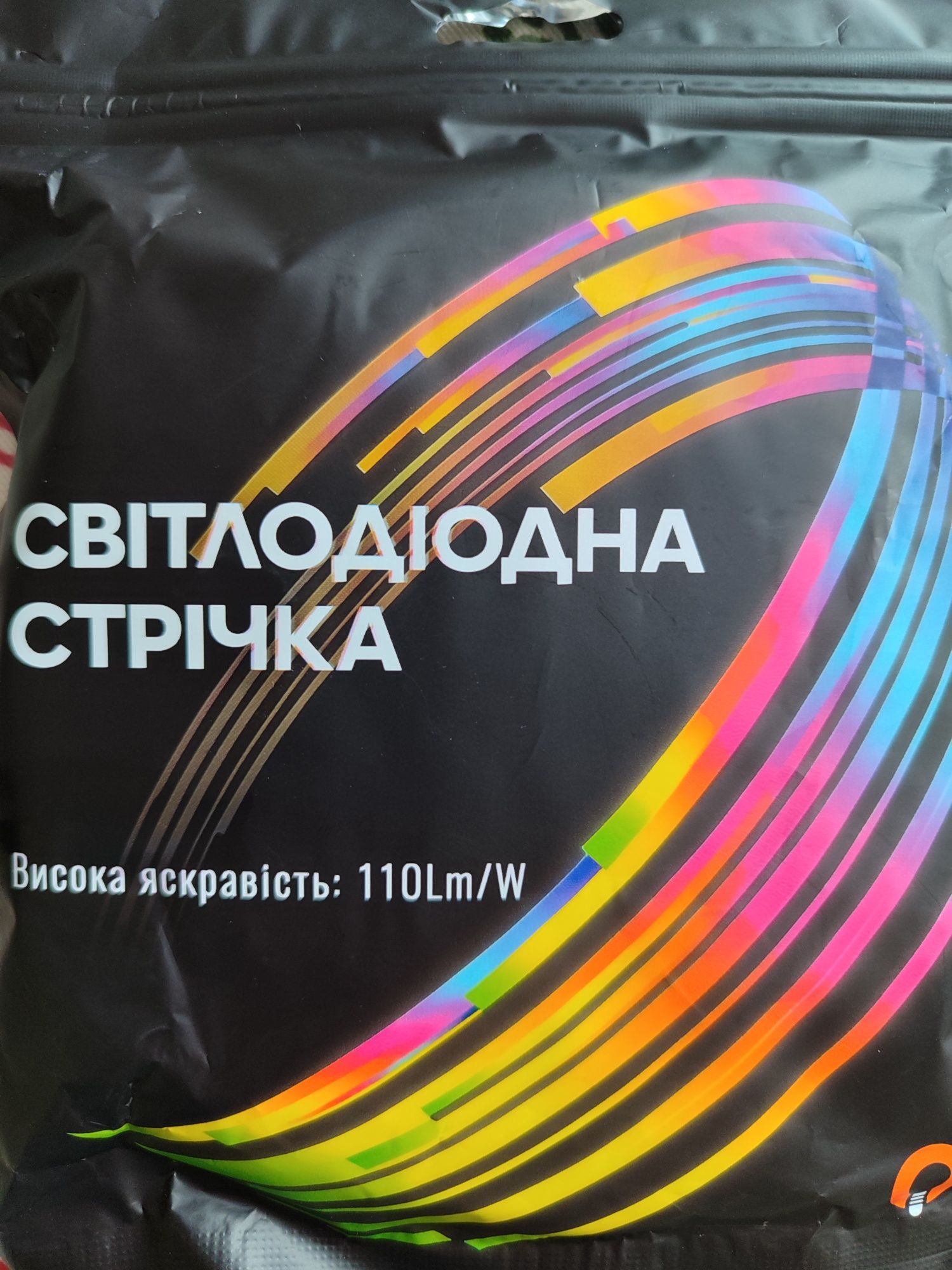 Світлодіодна стрічка 12В 9Вт/м 915лм 110лм/Вт