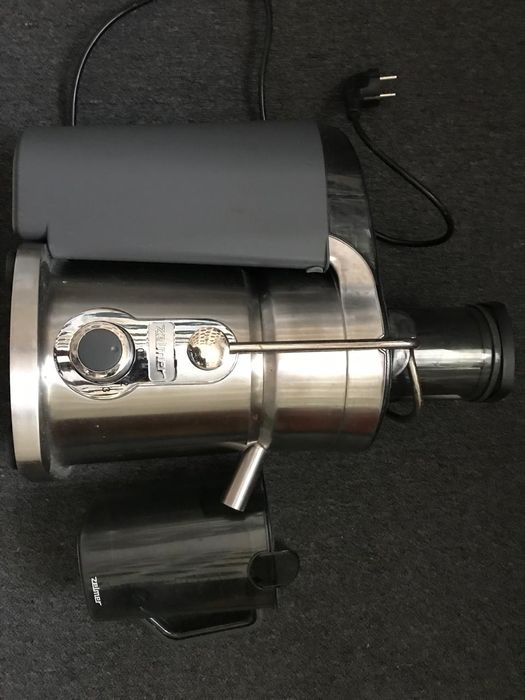 Состояние новой .Соковитискач, Соковыжималка Zelmer JE 2000