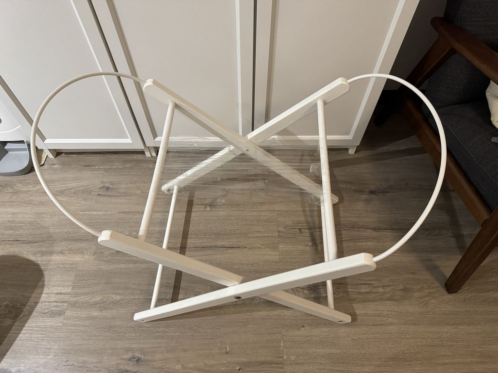 Berço Bebé em verga com suporte
