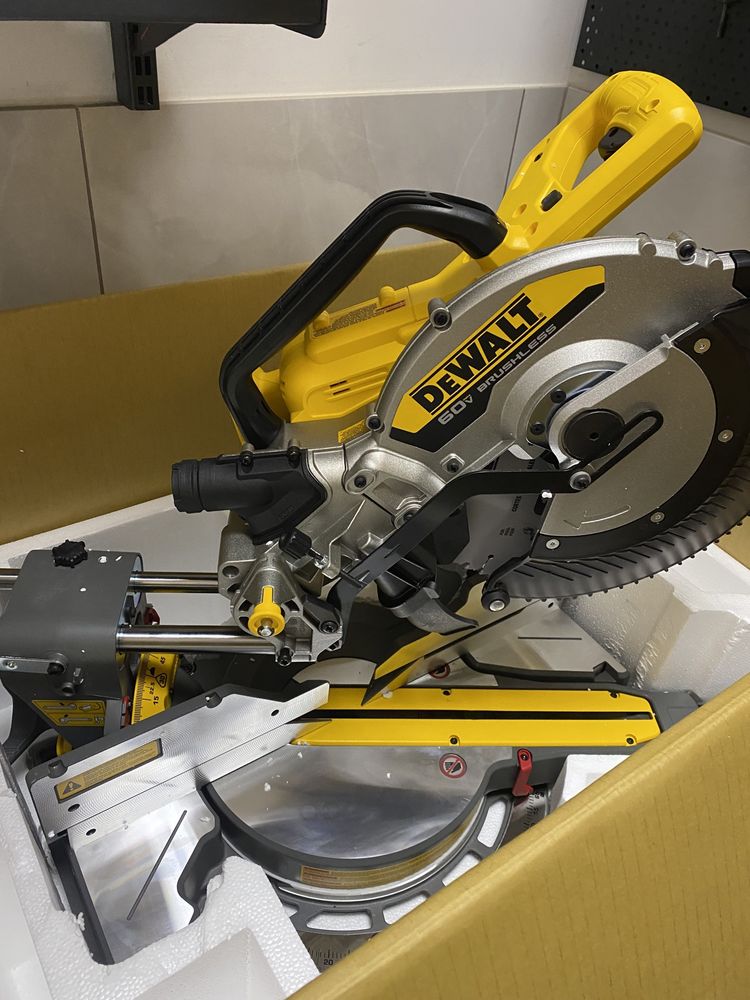 DeWALT DCS781 60VMAX FLEXVOLT 305mm торцювальна пила збірка для США