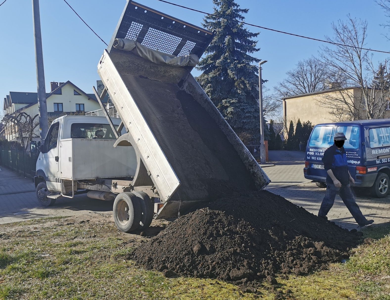 Żwir, piasek, beton, kamień, podsypka betonowa, ziemia ogrodowa