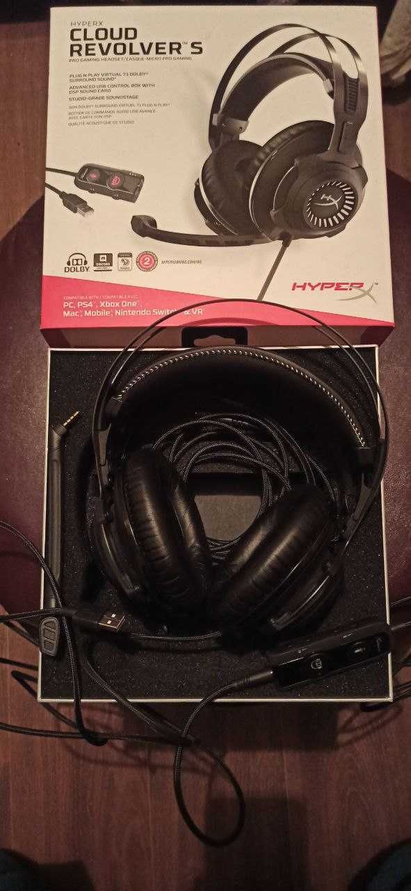 HyperX Cloud Revolver S наушники