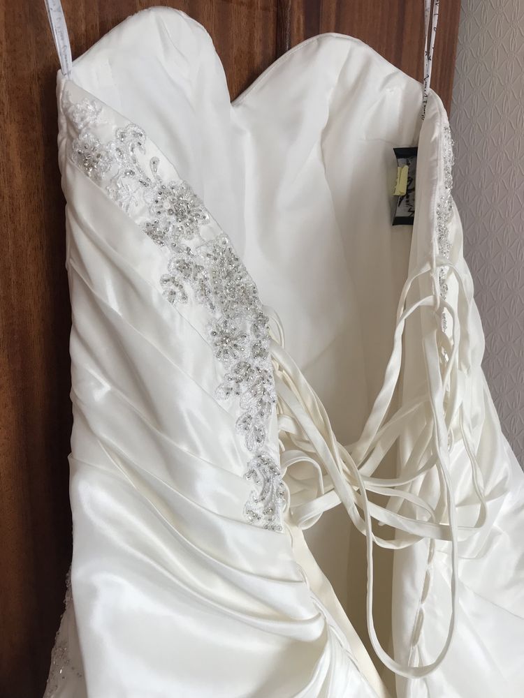Сукня весільна прокат 1000