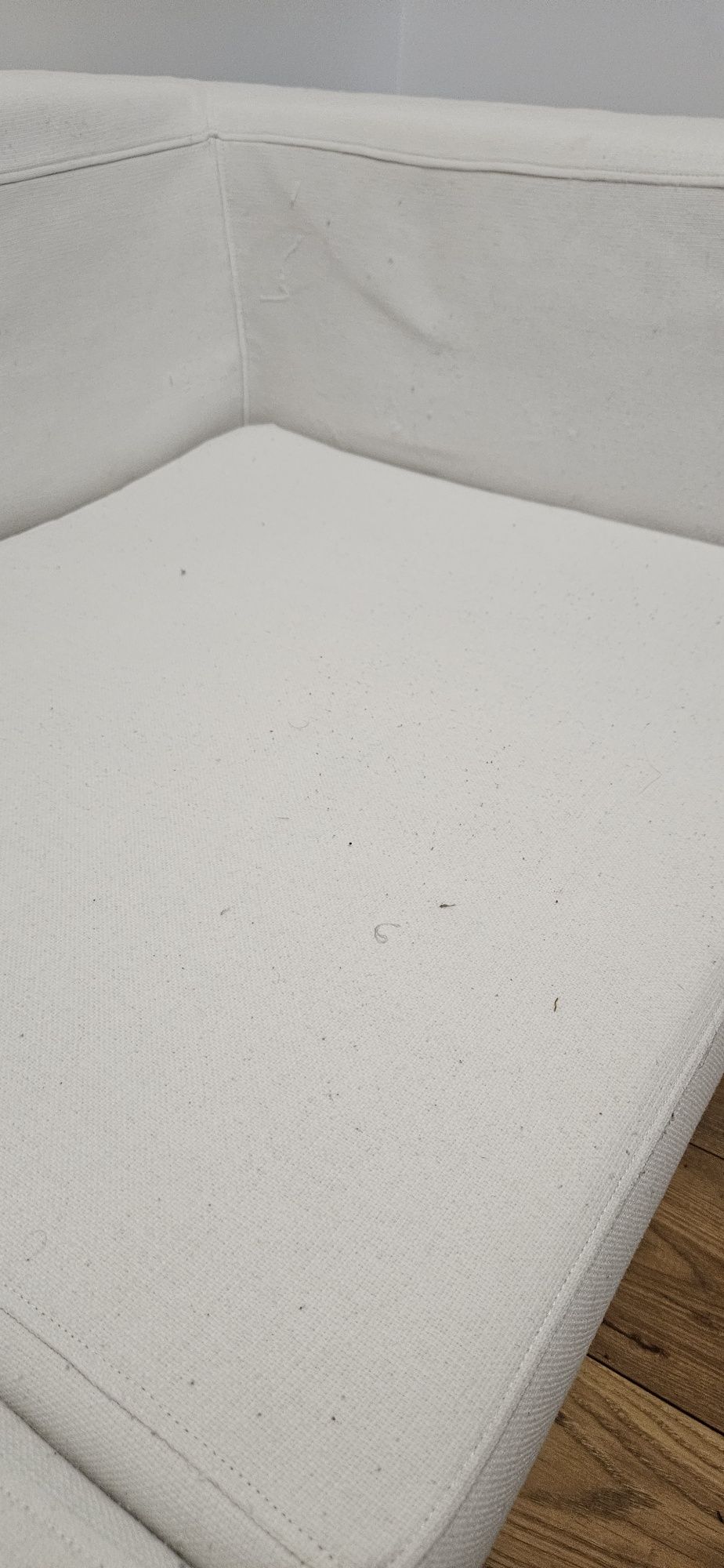 Biała sofa uzywana