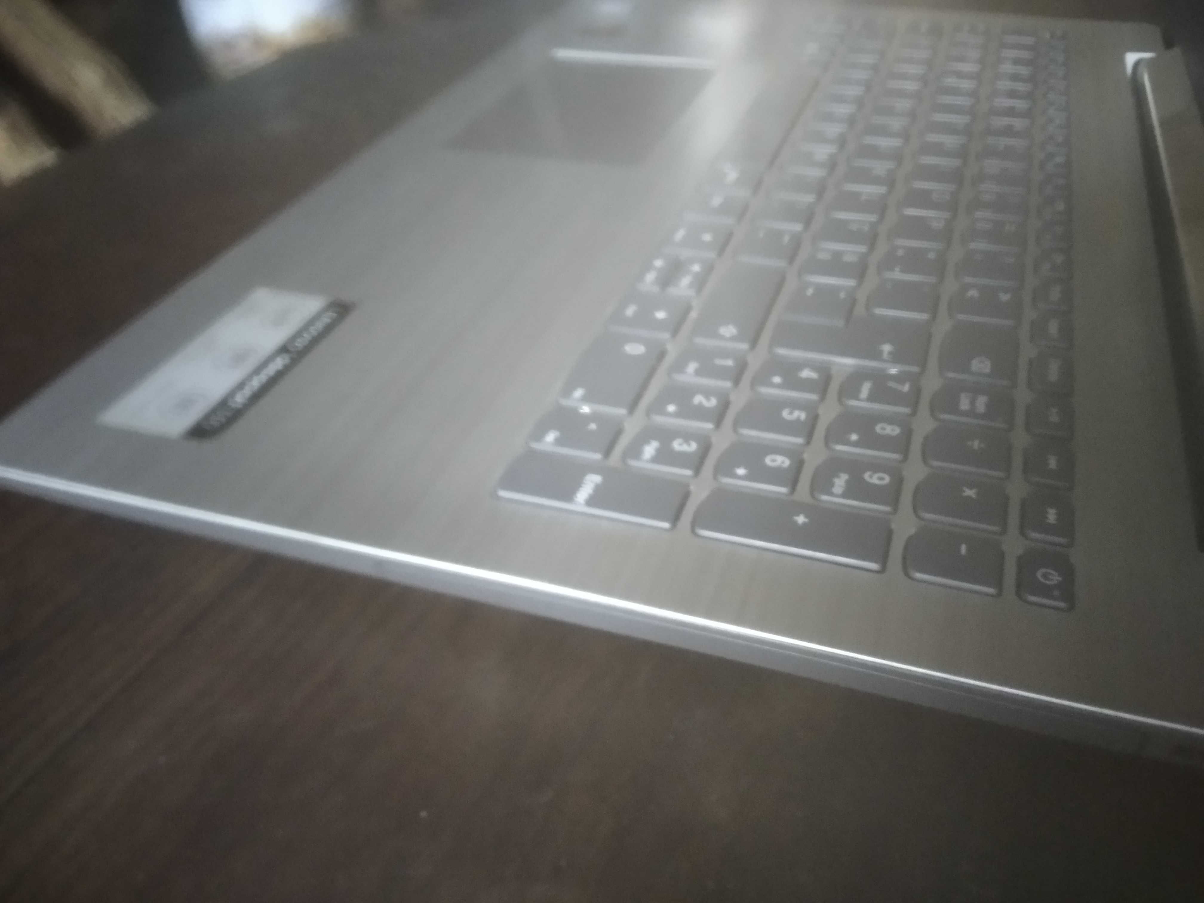 Portátil LENOVO IDEAPAD 330 Ano: 2018