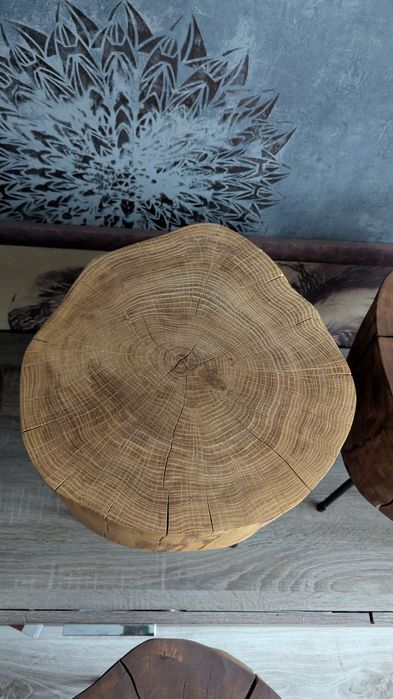 Пеньки столики стільці