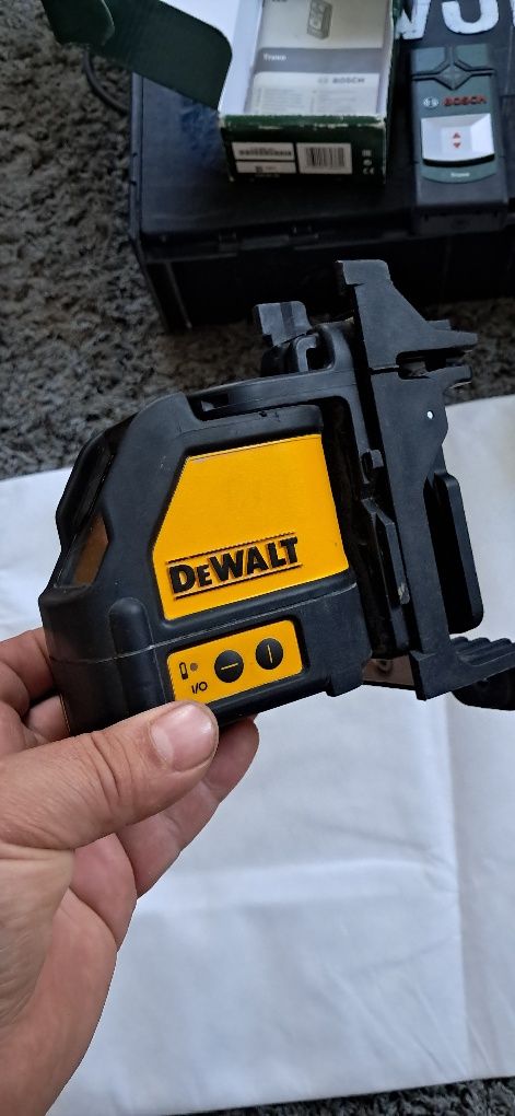 Dewalt DW088 лазер +магнітний тримач ,привезений з ЄС