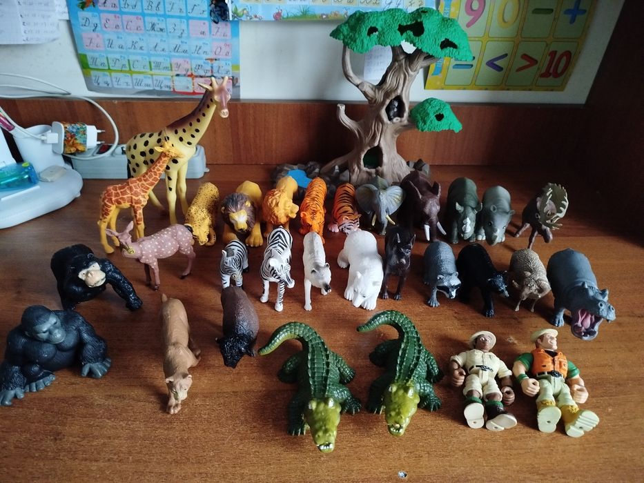 Дикі тварини, фігурки