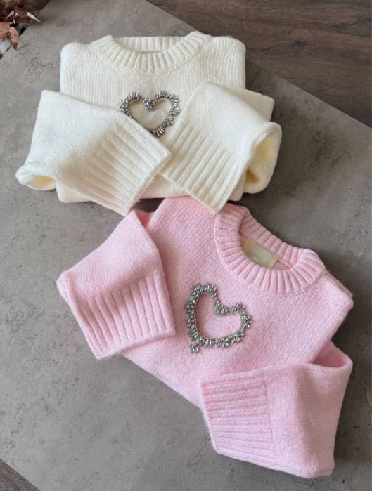 Гарний жіночий теплий светр