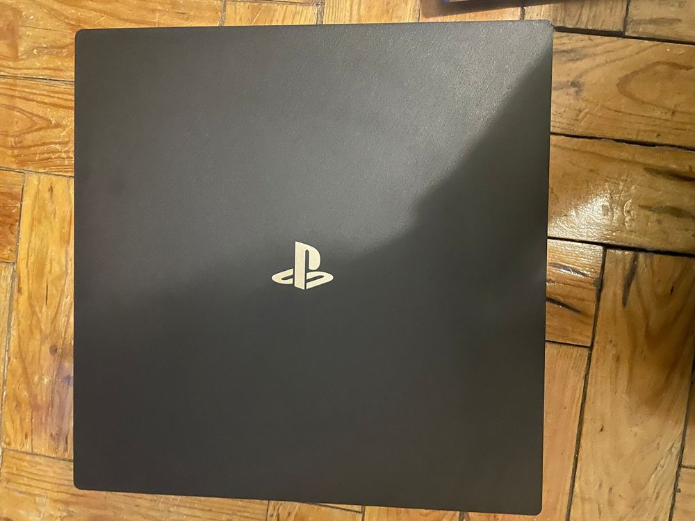 Ps4 pro um tera de memoria