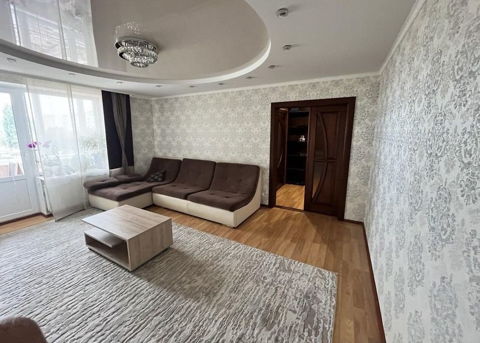 Оренда стильної трикімнатної квартири в Гречанах