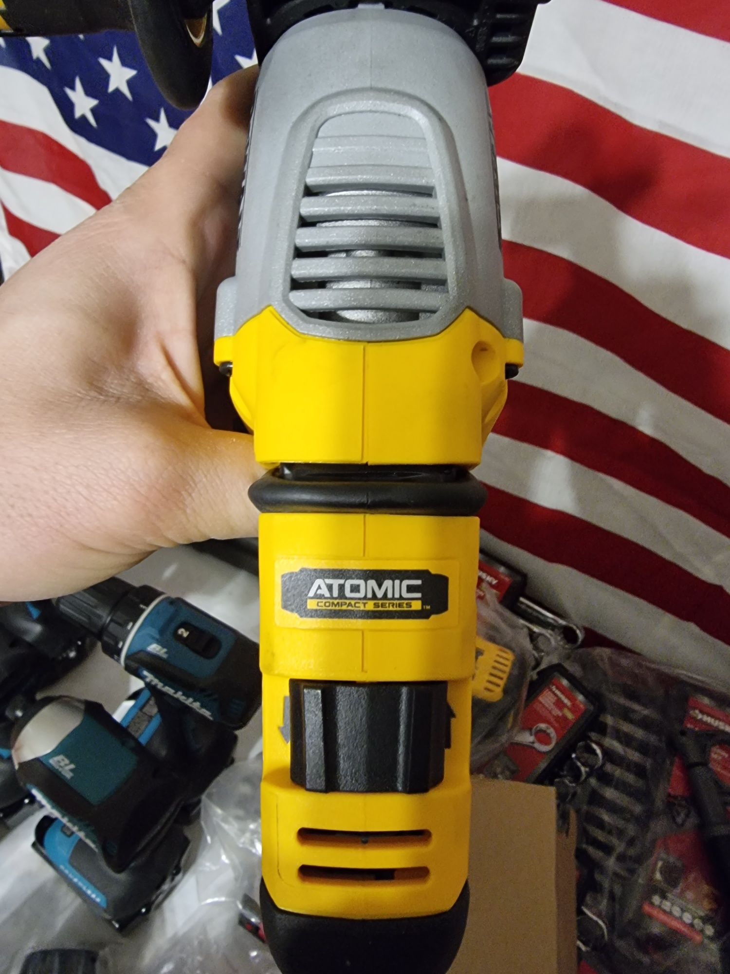 Безщеточный перфоратор Dewalt DCH172 20V. Оригинал USA