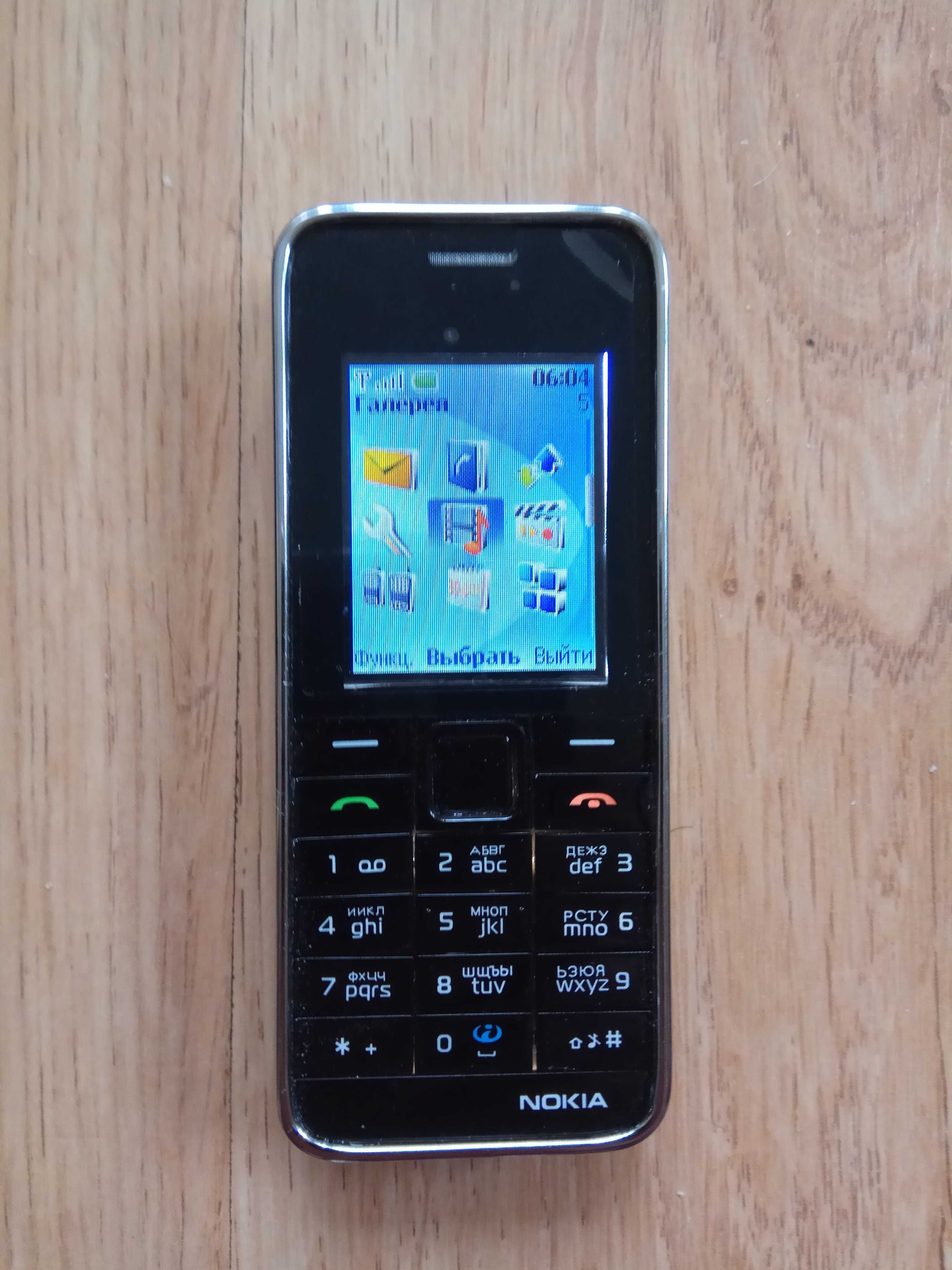 У відмінному стані якісний телефон Nokia 3500 Classic