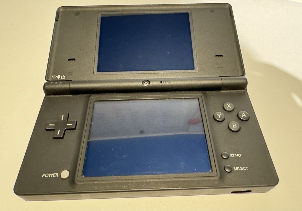Nintendo DSi komplet, jak nowy