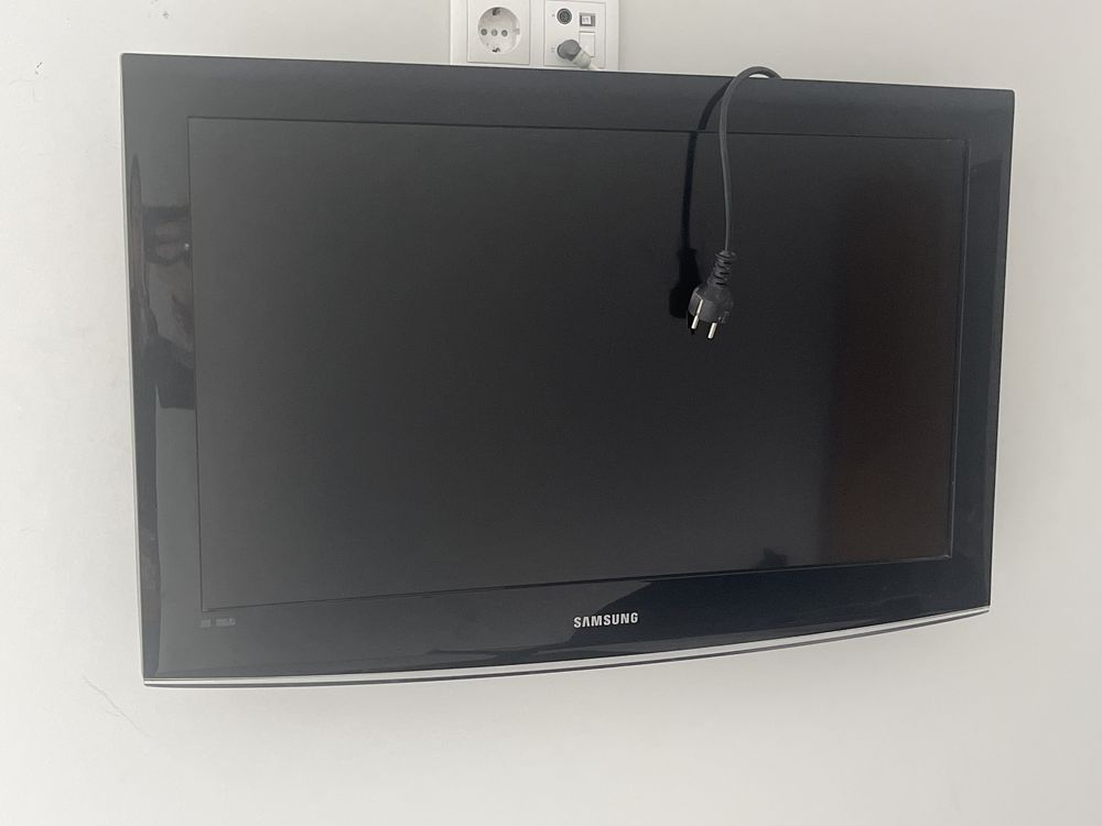 Tv samsung 80cm, com comando