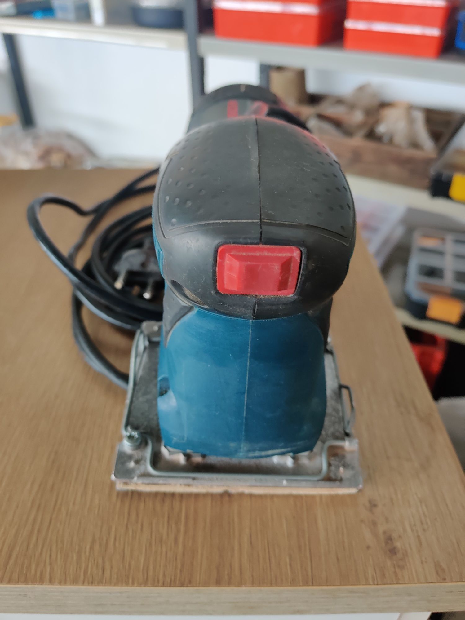 Lixadora Bosch  GSS 140-1A