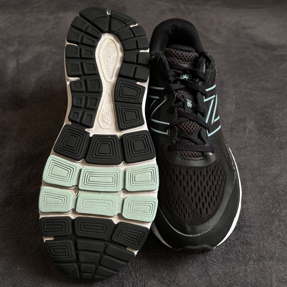 Жіночі кросівки New Balance 840. P. 40.