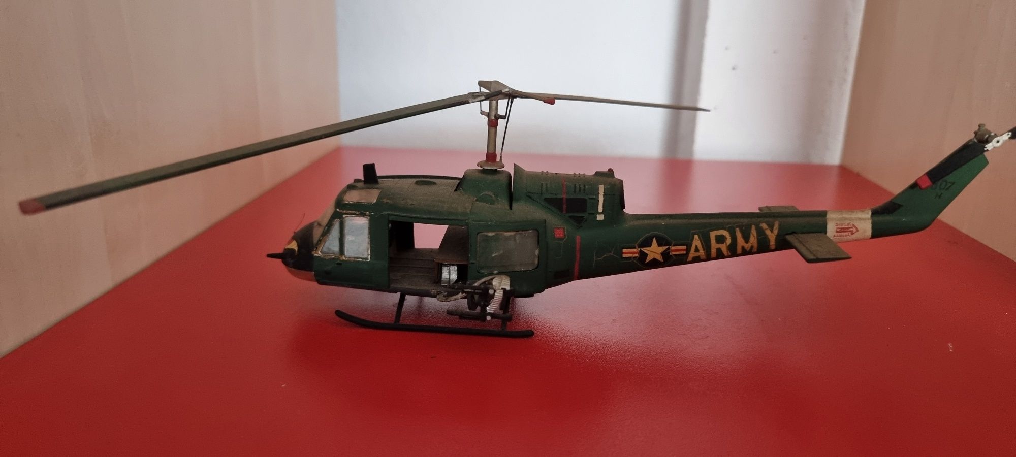 Vendo modelos de aviões