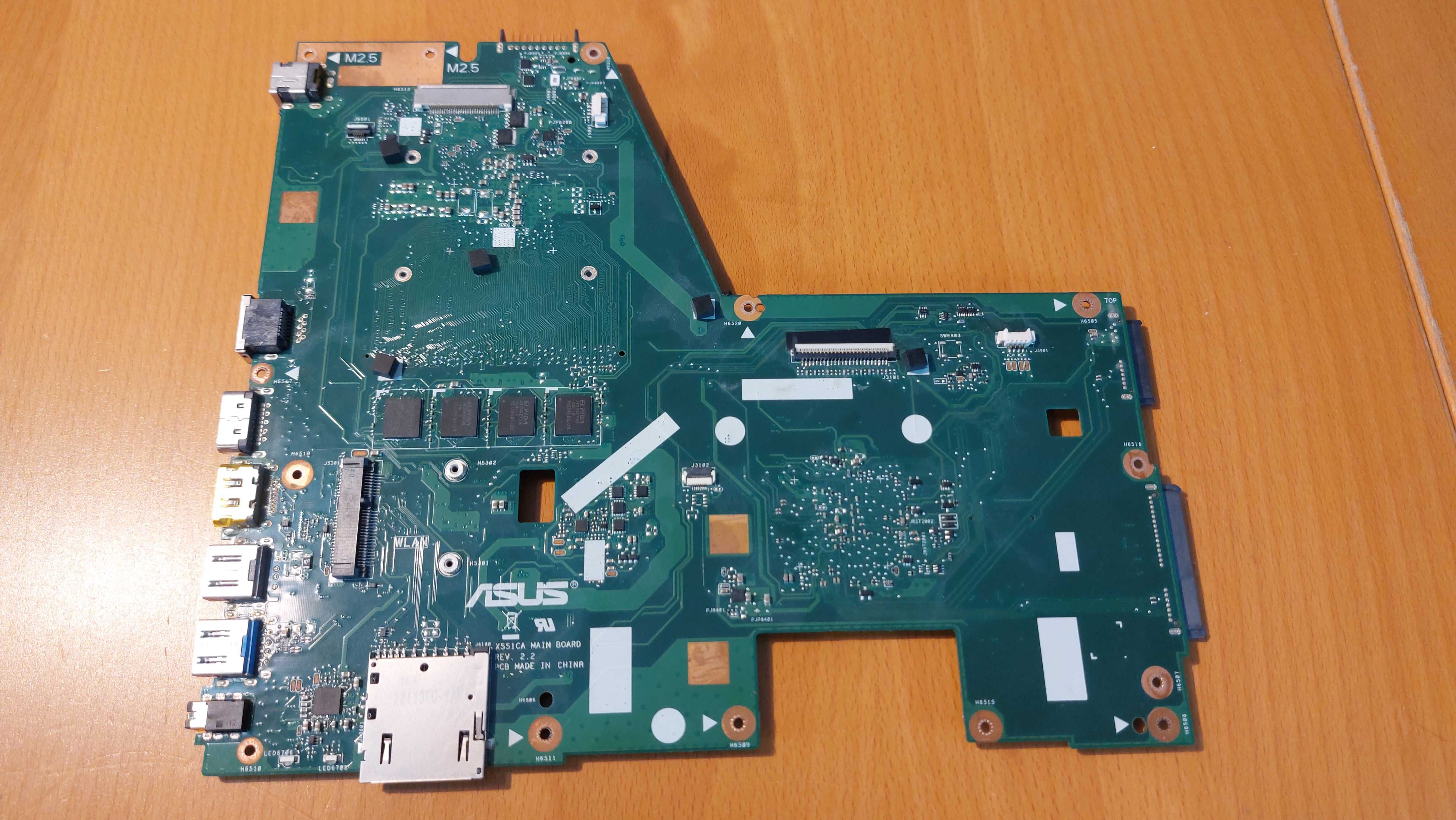 Płyta główna Asus X551C nie wyświetla obrazu, brak uszkodzeń
