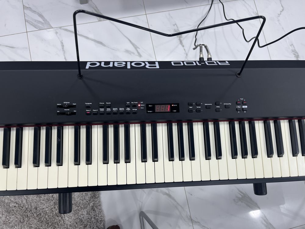 Проф. Цифровое сценическое пианино Roland RD100 / піано