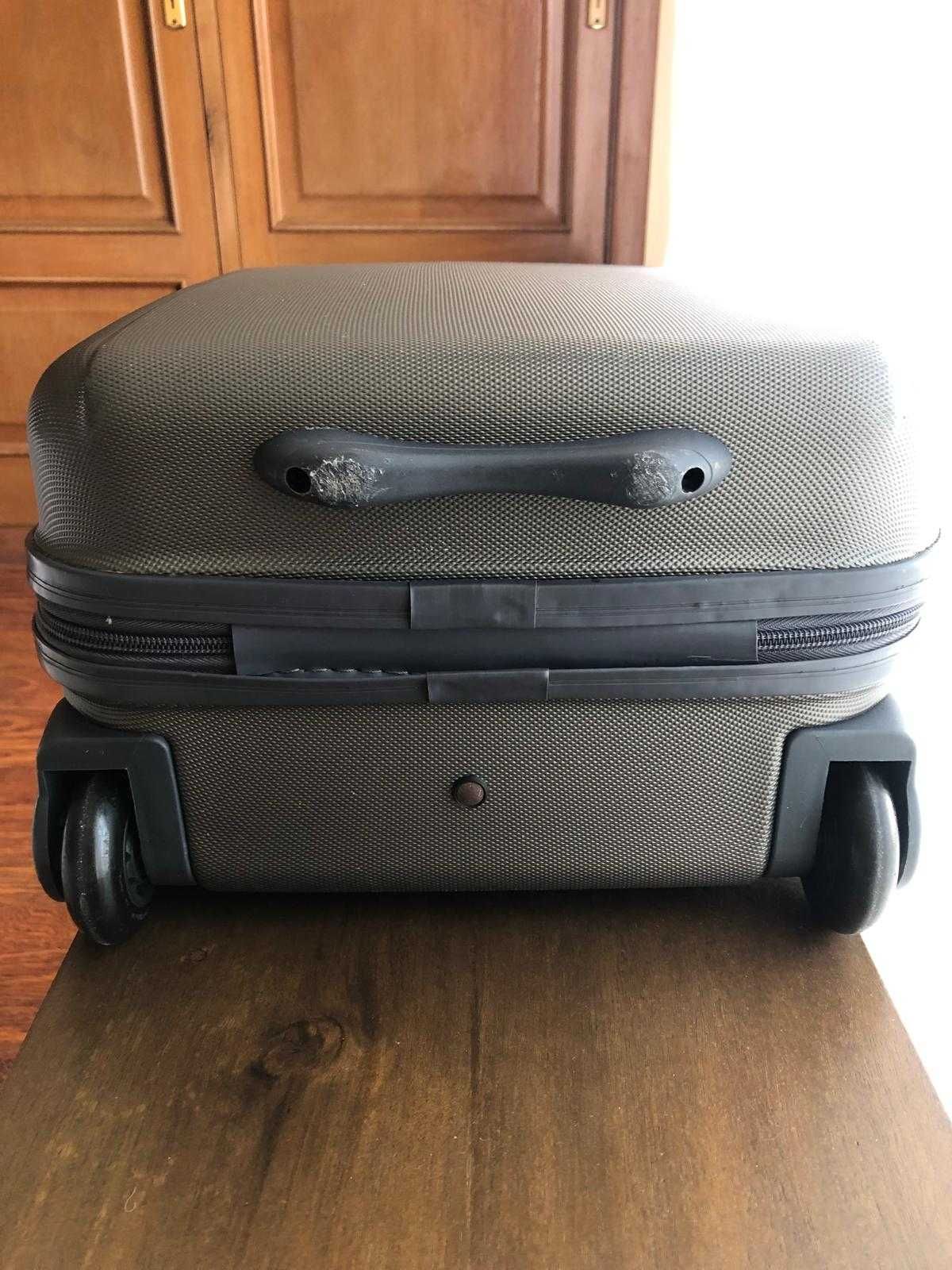 Mala de viagem de cabine com rodas